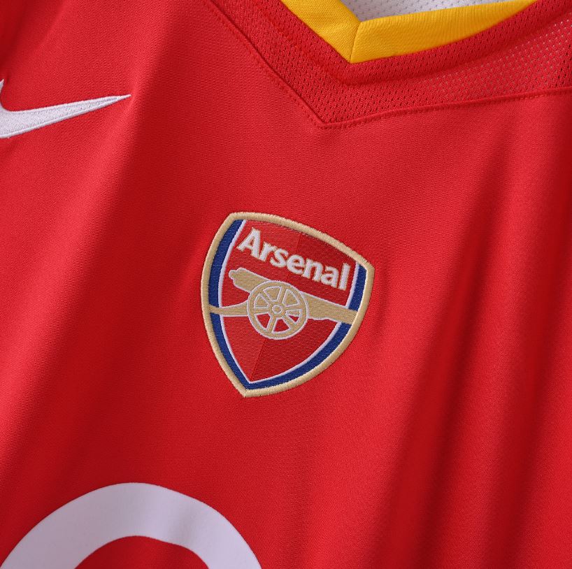 Arsenal Retro 04-05 Kits