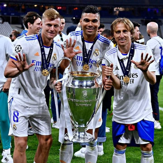 16-17 Real Madrid Retro Kit