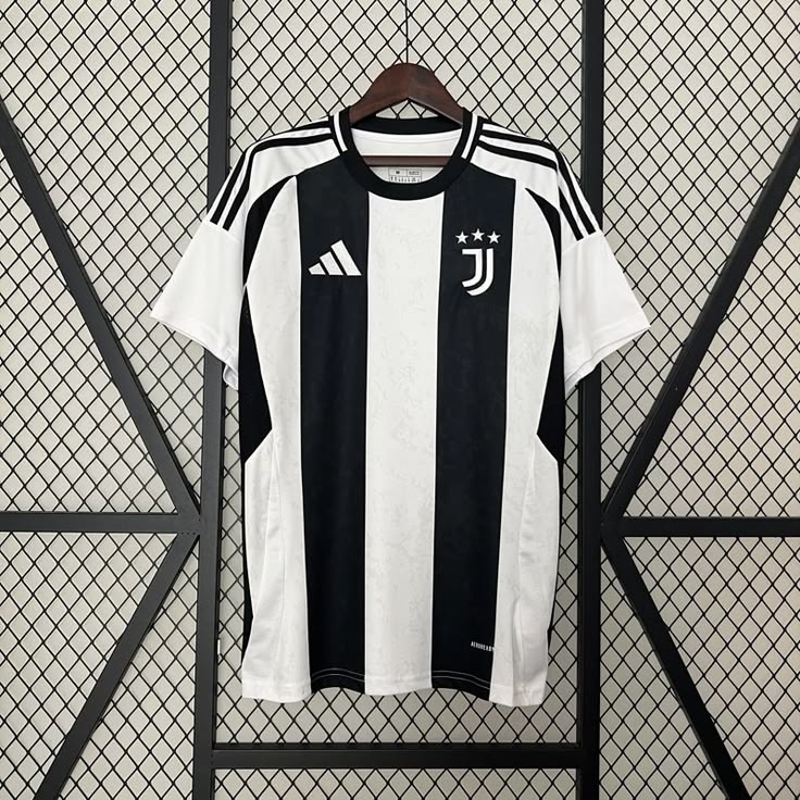 Juventus 25-26 Home Kit