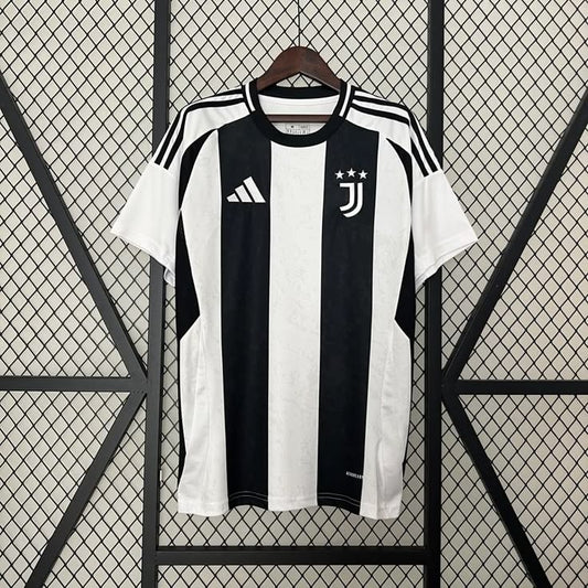 Juventus 25-26 Home Kit