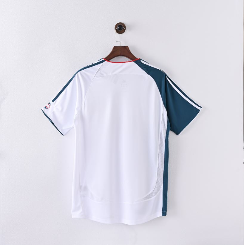 Liverpool Retro 06-07 Away Kits