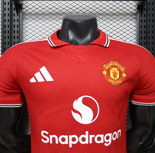 Manchester United 26-27 Home Kit