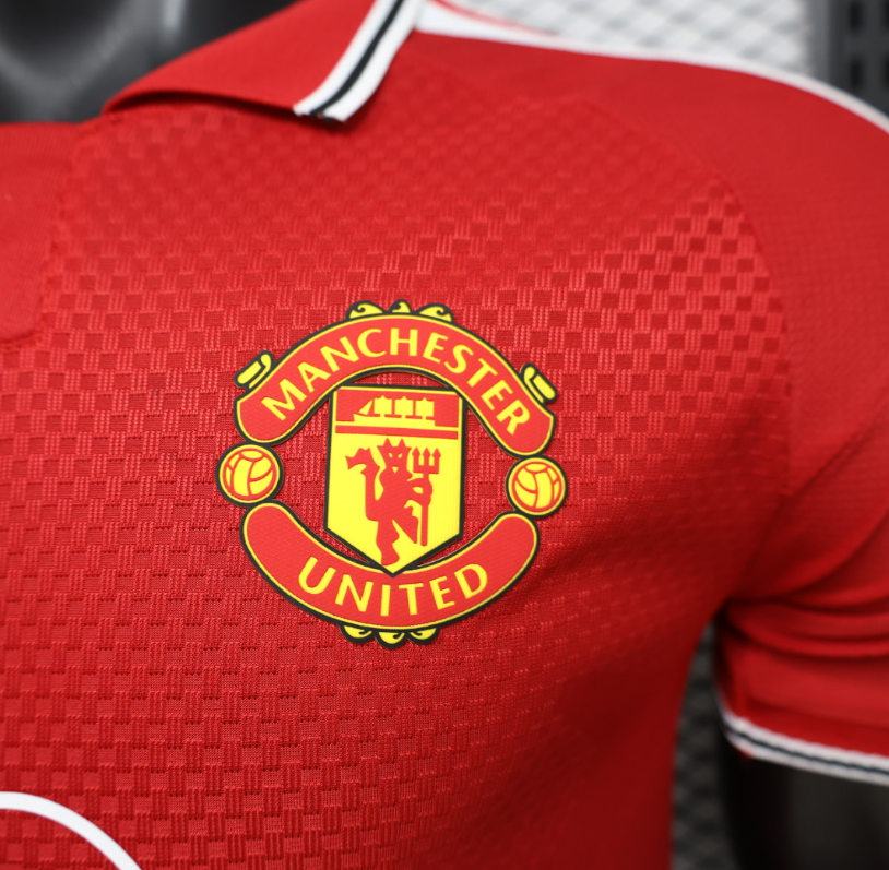 Manchester United 26-27 Home Kit