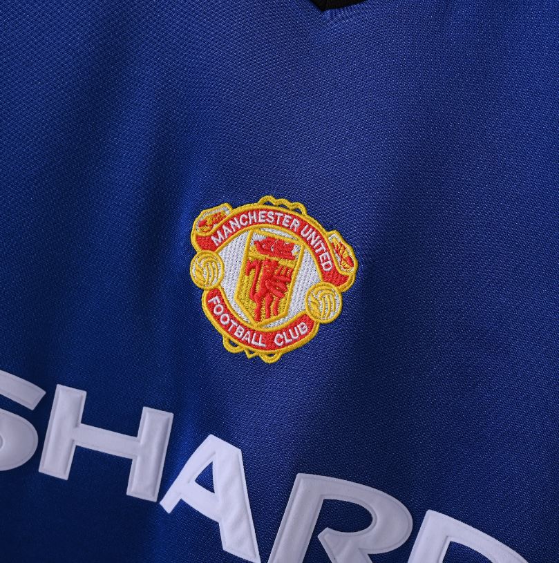 Manchester United Retro 1984 Away Kits