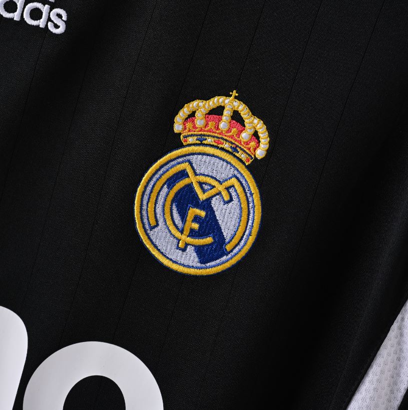 Real Madrid Retro 06-07 Away Kits